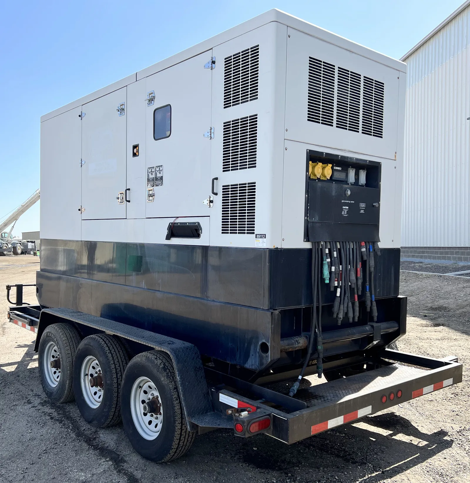 345kW Hipower HTW Diesel Generator Set #089112 - Image 2