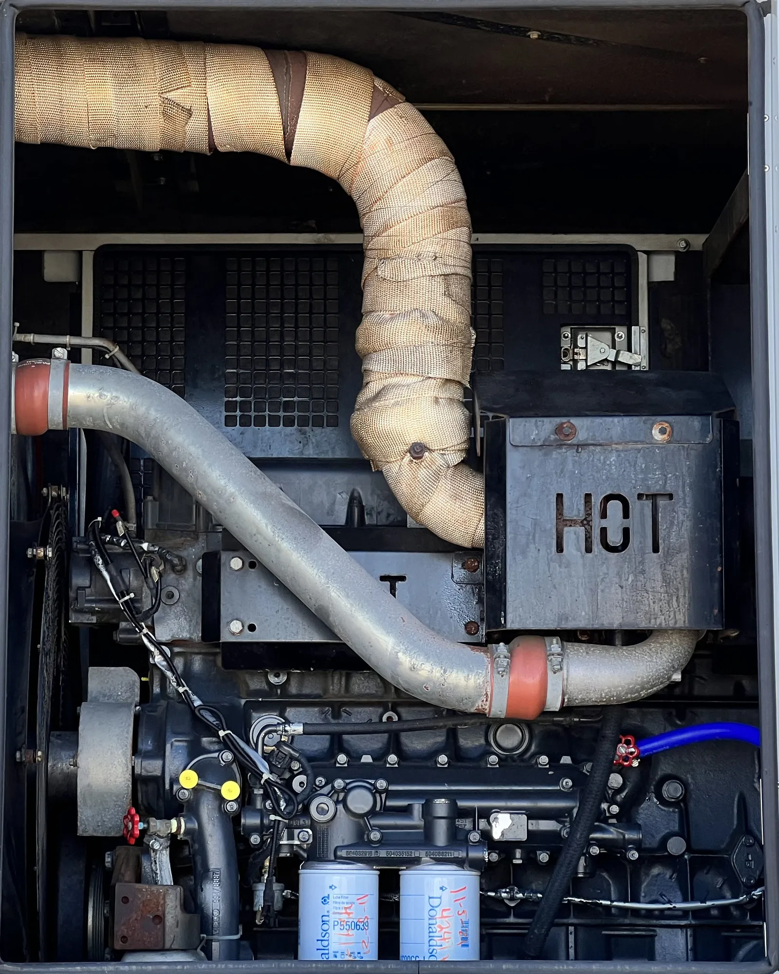 345kW Hipower HTW Diesel Generator Set #089112 - Image 4